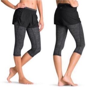 Athleta Go Getter Heathered Yoga Running 2 in 1 Capri / Short Leggings